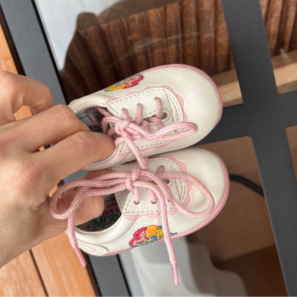 Vintage 90s Disney The Little Mermaid shoes Oxford sneakers Embossed ariel baby - Picture 6 of 14